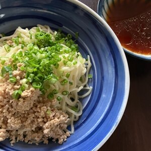 鶏そぼろとしめじの濃厚魚介つけ麺